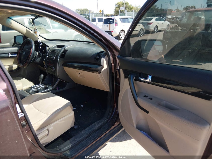 2012 KIA SORENTO auction photo 5
