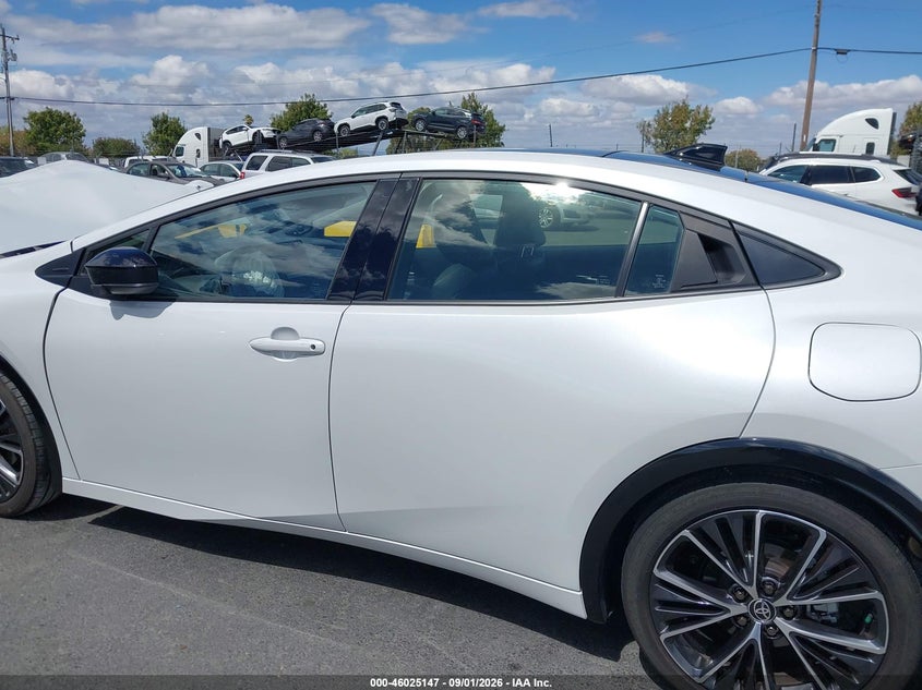 TOYOTA PRIUS - zdjęcie 16