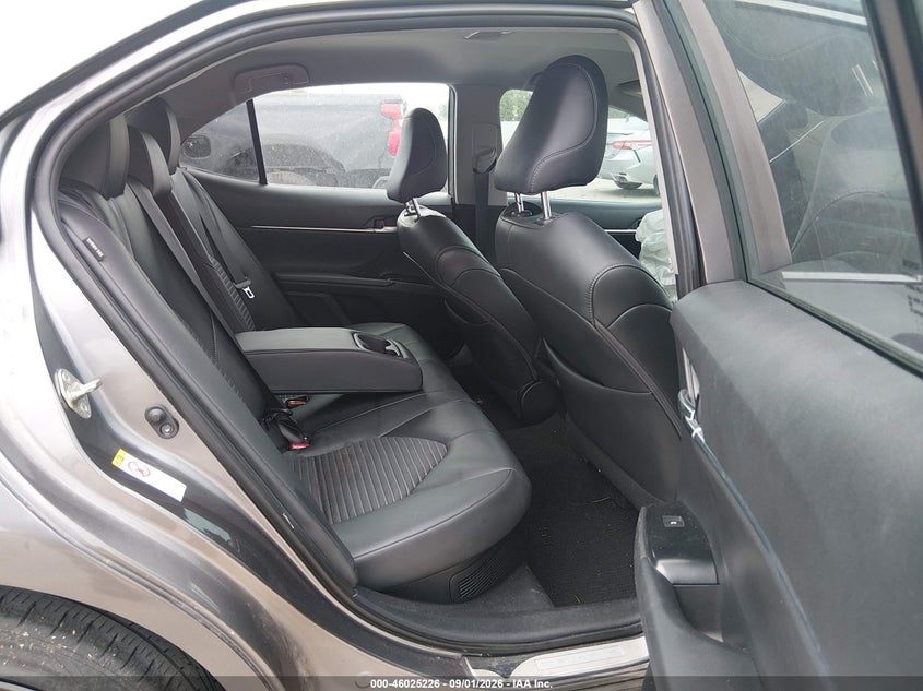 2018 TOYOTA CAMRY HYBRID auction photo 8
