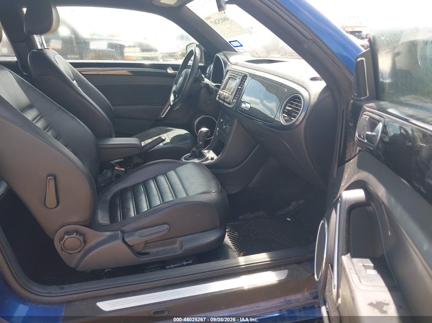 2012 VOLKSWAGEN BEETLE auction photo 5