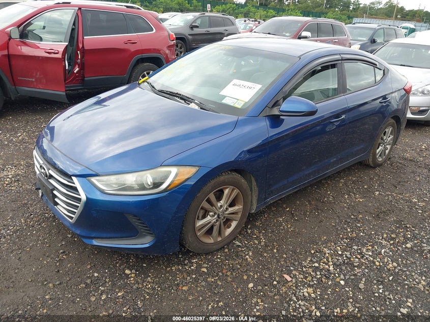 2017 HYUNDAI ELANTRA auction photo 2