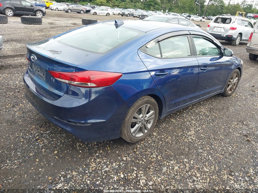 2017 HYUNDAI ELANTRA auction photo 4
