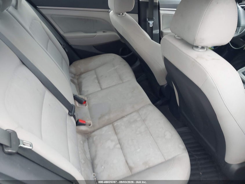 2017 HYUNDAI ELANTRA auction photo 8