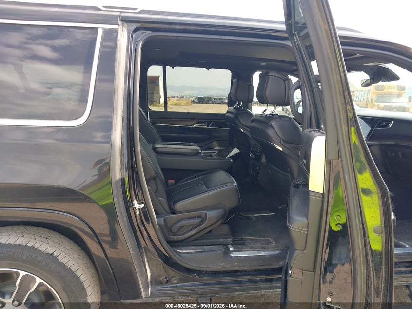 2024 JEEP GRAND WAGONEER L auction photo 8