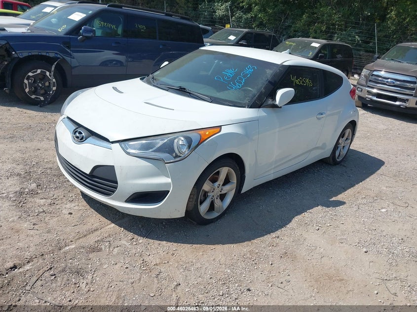 2013 HYUNDAI VELOSTER auction photo 2