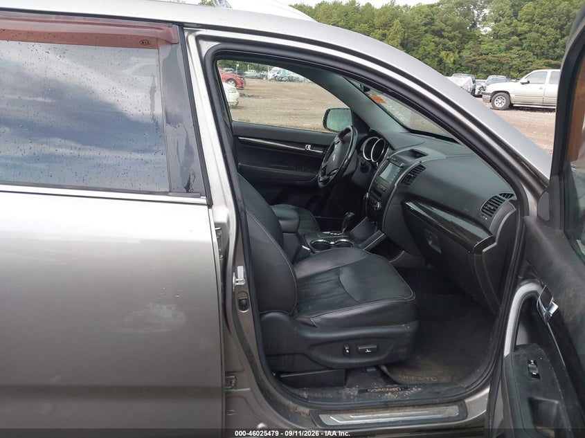 2012 KIA SORENTO auction photo 5