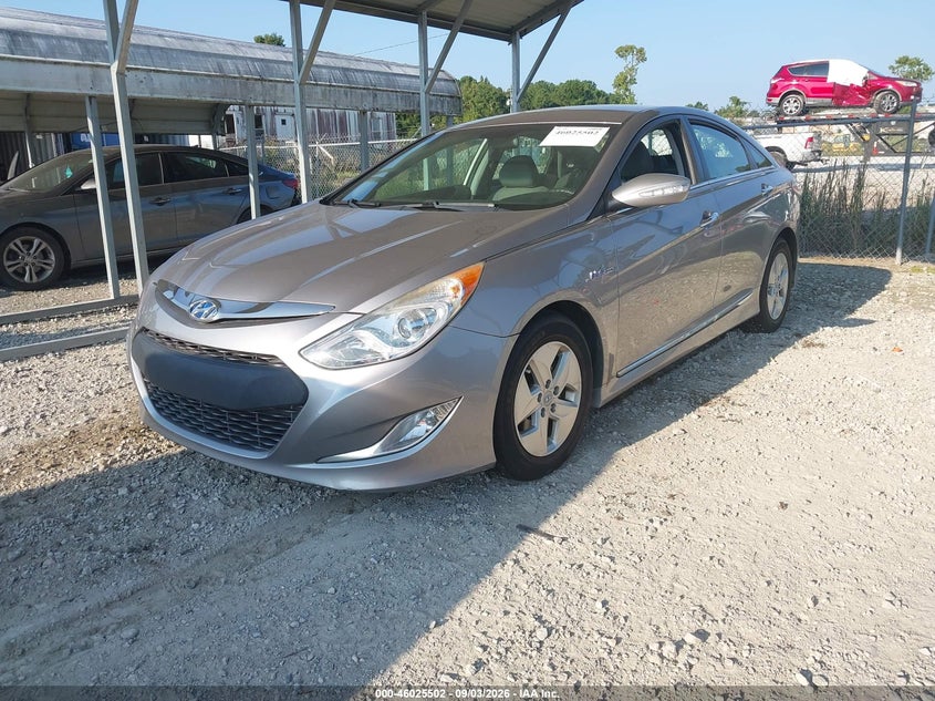 2011 HYUNDAI SONATA HYBRID auction photo 2