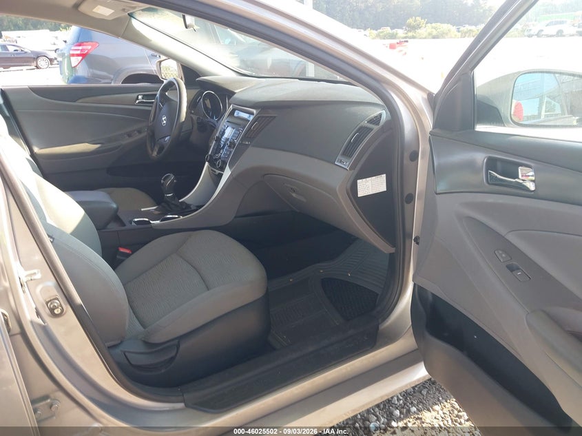 2011 HYUNDAI SONATA HYBRID auction photo 5