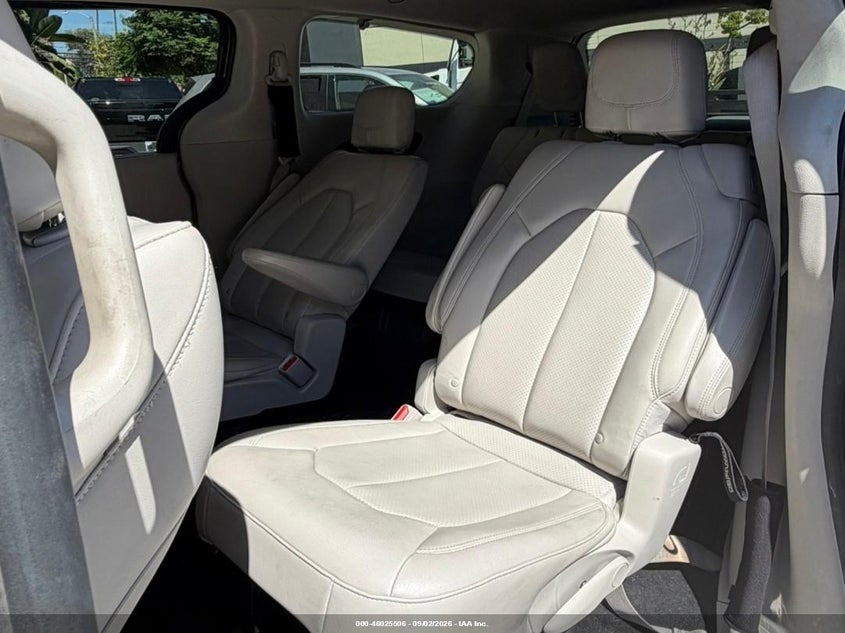 CHRYSLER VOYAGER 2021 VIN 2C4RC1DG7MR538413