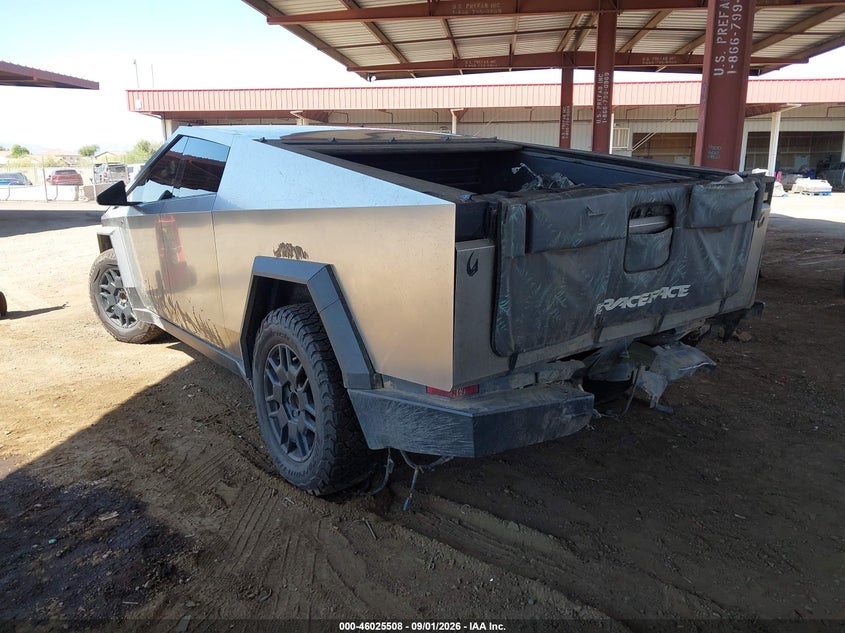 2024 TESLA CYBERTRUCK auction photo 3