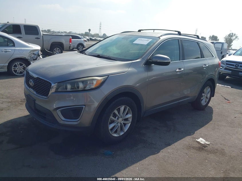 2016 KIA SORENTO auction photo 2