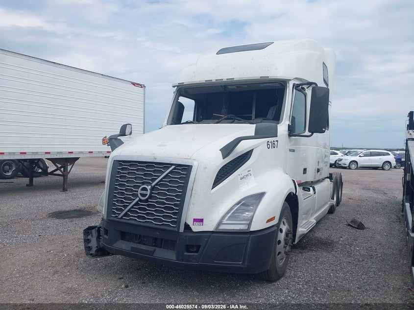 2021 VOLVO VNL