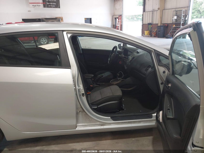 2016 KIA FORTE auction photo 5