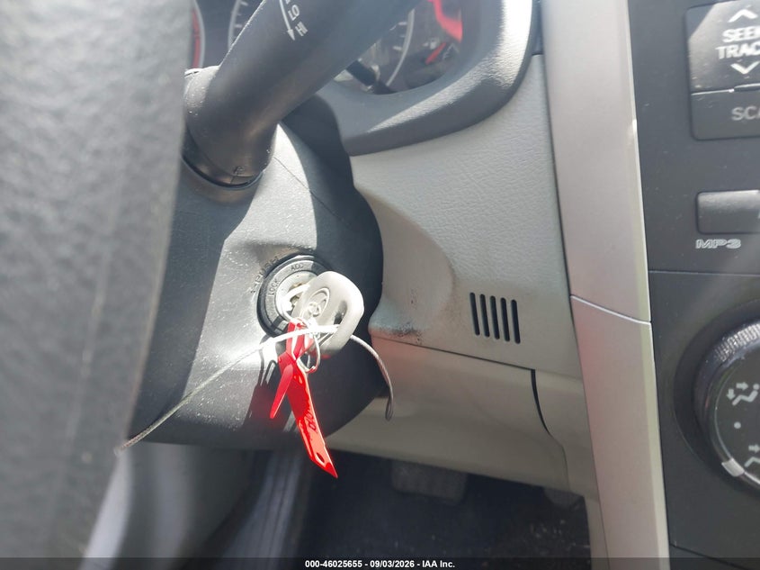 2012 TOYOTA COROLLA L · Фото 11