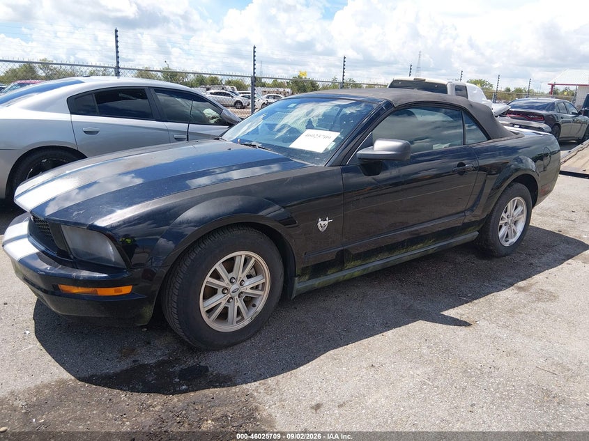 2009 FORD MUSTANG auction photo 2