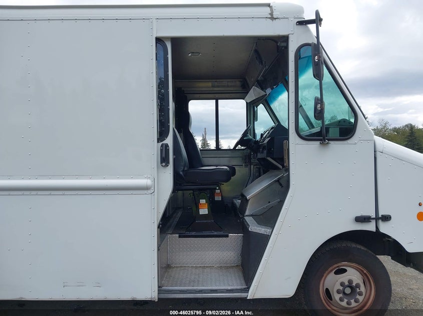 2019 FORD E-350 STRIPPED auction photo 5