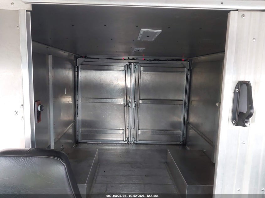2019 FORD E-350 STRIPPED auction photo 8