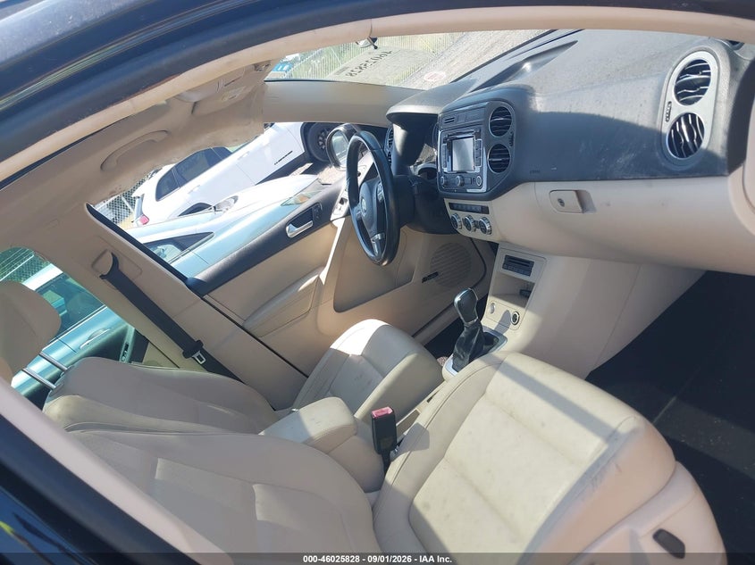 2015 VOLKSWAGEN TIGUAN auction photo 5
