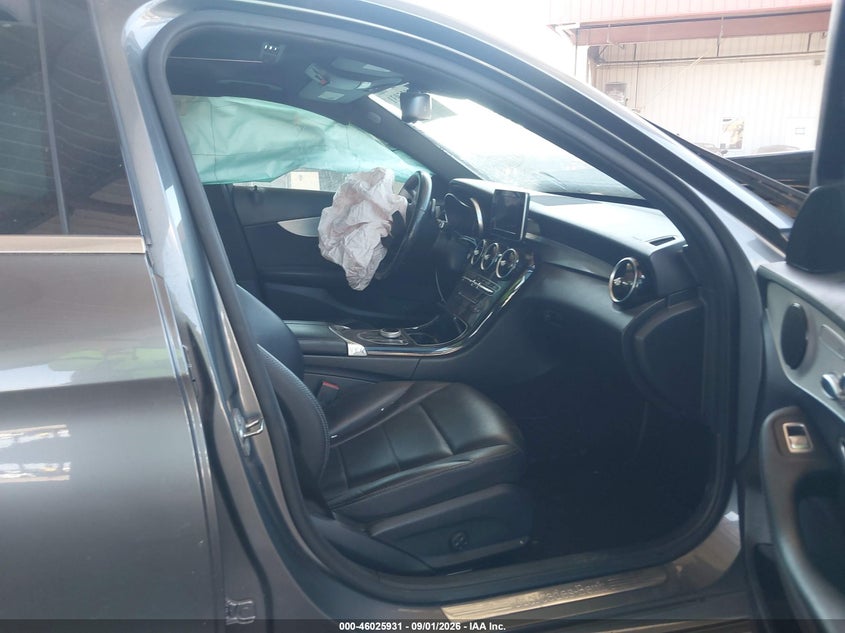 MERCEDES-BENZ C 300 2018 VIN 55SWF4JB5JU249573