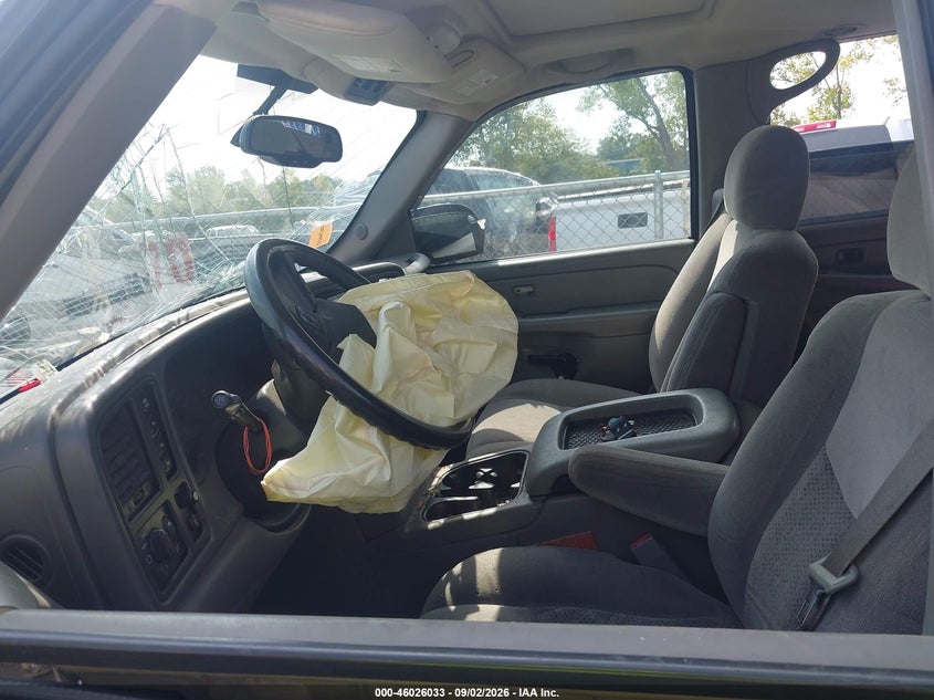 CHEVROLET TAHOE 2004 VIN 1GNEK13T04J276049