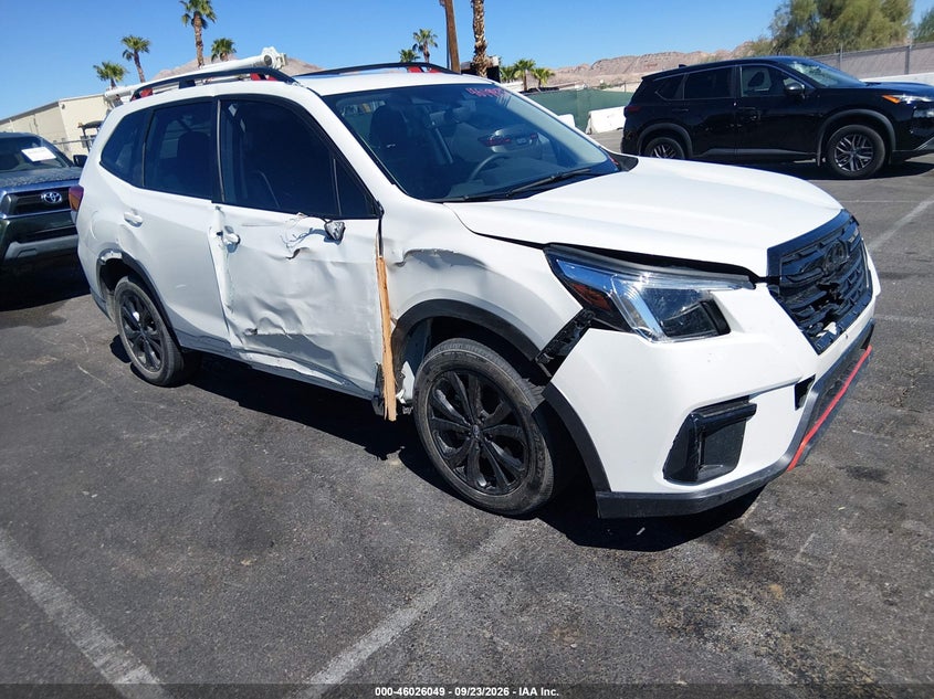 Vin: wa15aage1rb025933, lot: 46525440, audi q8 e-tron premium plus quattro 2024 img_1