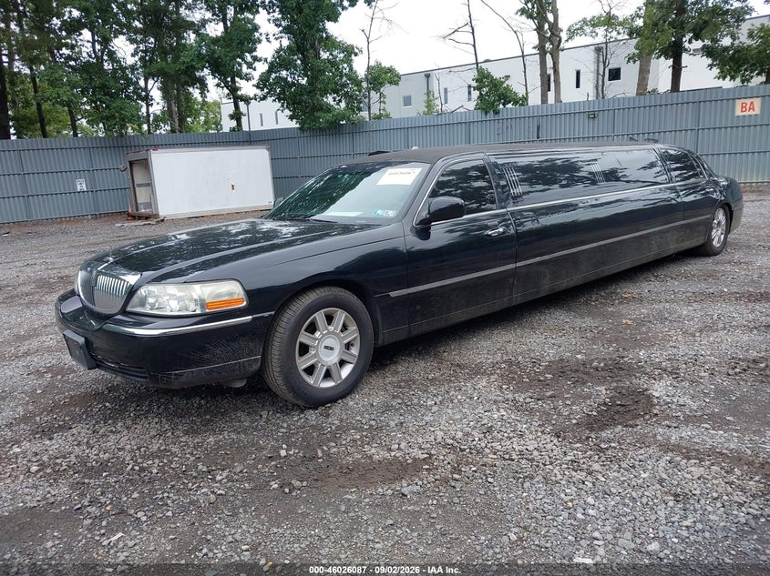 LINCOLN TOWN CAR 2006 VIN 1L1FM88W66Y650190