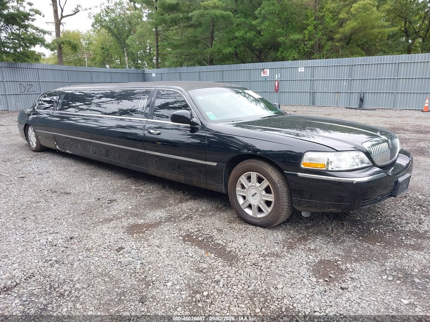 2006 LINCOLN TOWN CAR auction photo 1