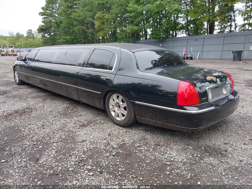 2006 LINCOLN TOWN CAR auction photo 3
