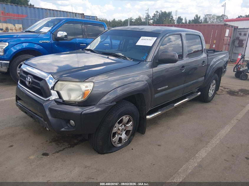 2014 Toyota Tacoma, Right Side, IAAI, VIN 3TMLU4EN7EM137762 — photo 2