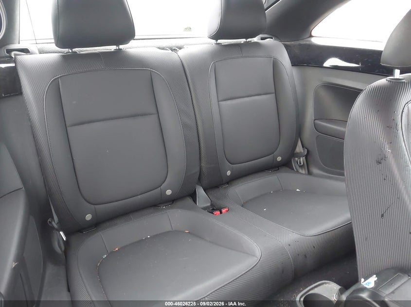2016 VOLKSWAGEN BEETLE auction photo 8
