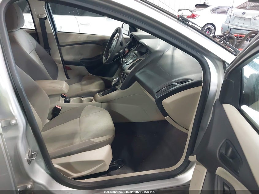 2012 FORD FOCUS auction photo 5