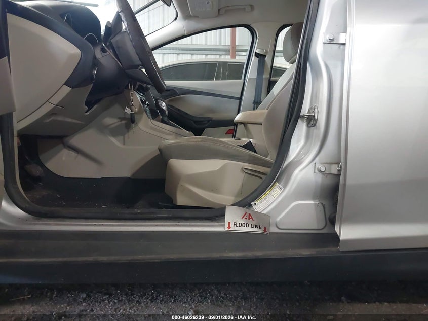 2012 FORD FOCUS auction photo 6