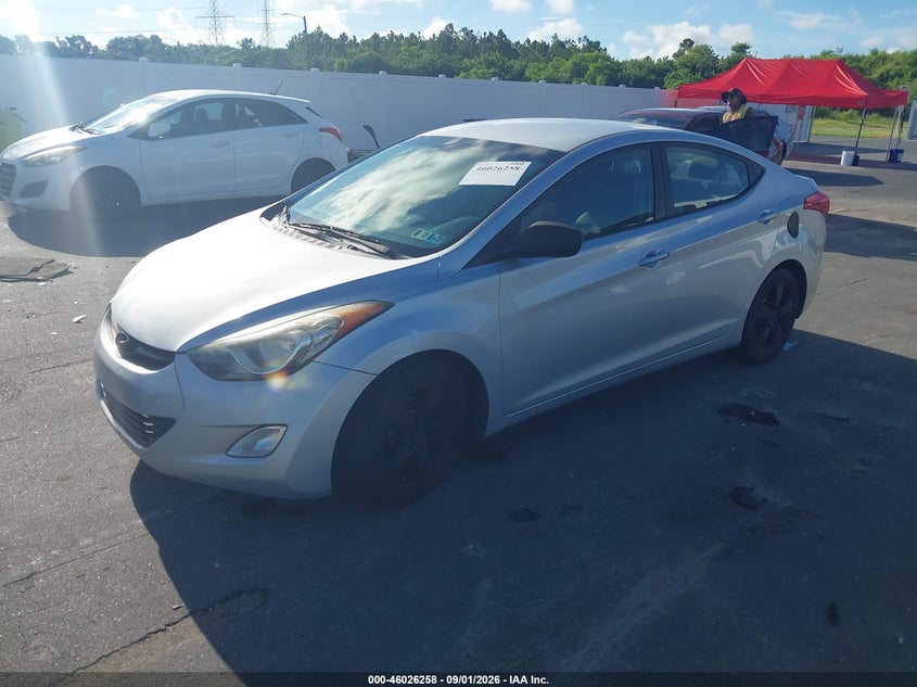 2013 HYUNDAI ELANTRA auction photo 2