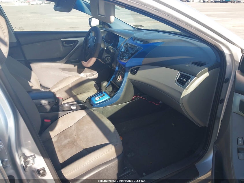 2013 HYUNDAI ELANTRA auction photo 5