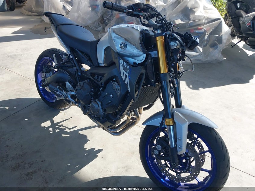 YAMAHA FZ09 2015