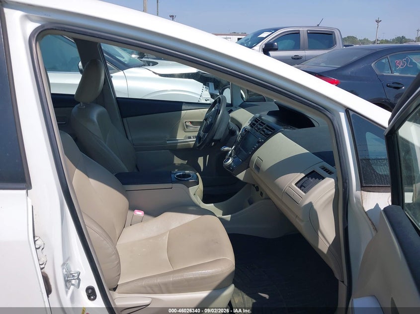 2012 TOYOTA PRIUS V auction photo 5