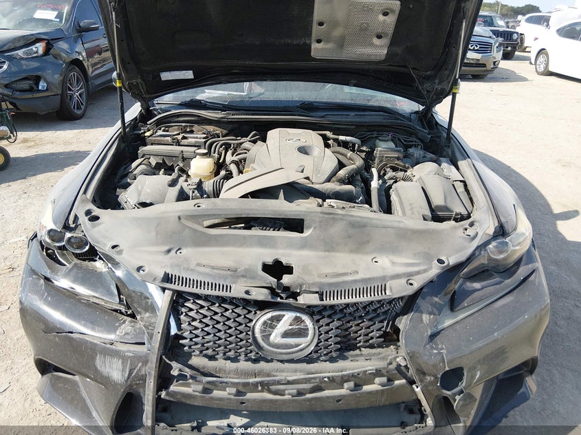 2016 LEXUS IS 200T · Фото 10