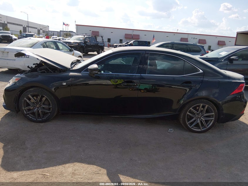 2016 LEXUS IS 200T · Фото 14