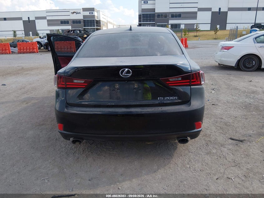2016 LEXUS IS 200T · Фото 16