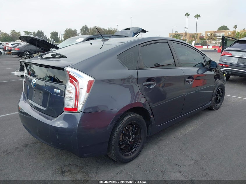 2015 TOYOTA PRIUS auction photo 4