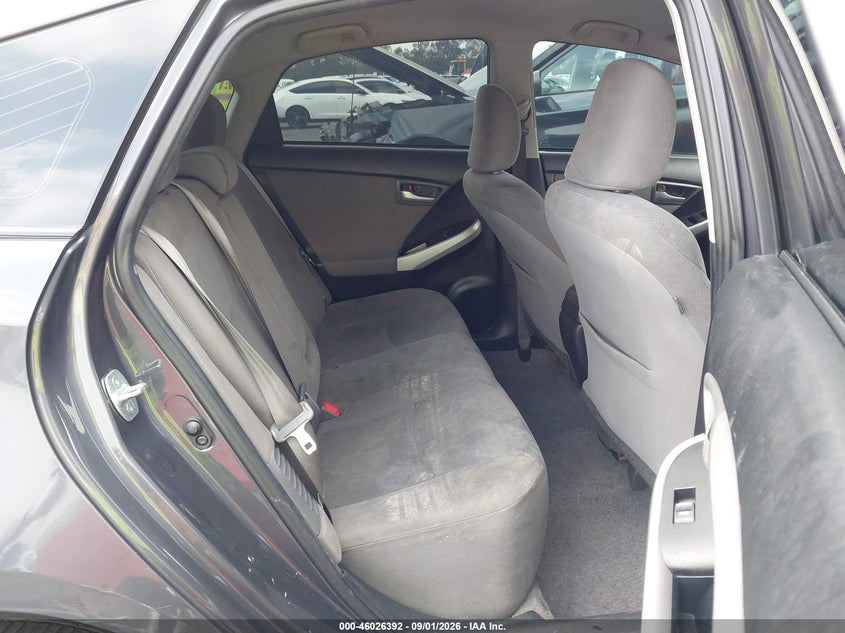 2015 TOYOTA PRIUS auction photo 8