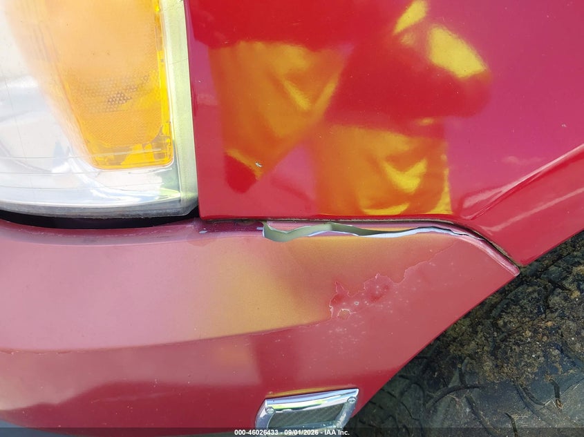2005 FORD EXPEDITION auction photo 6