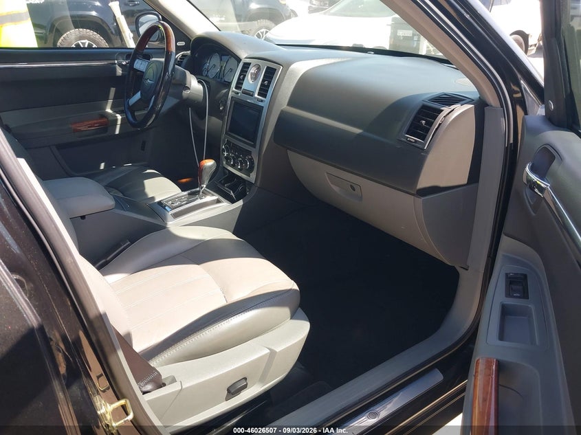 2005 CHRYSLER 300C auction photo 5