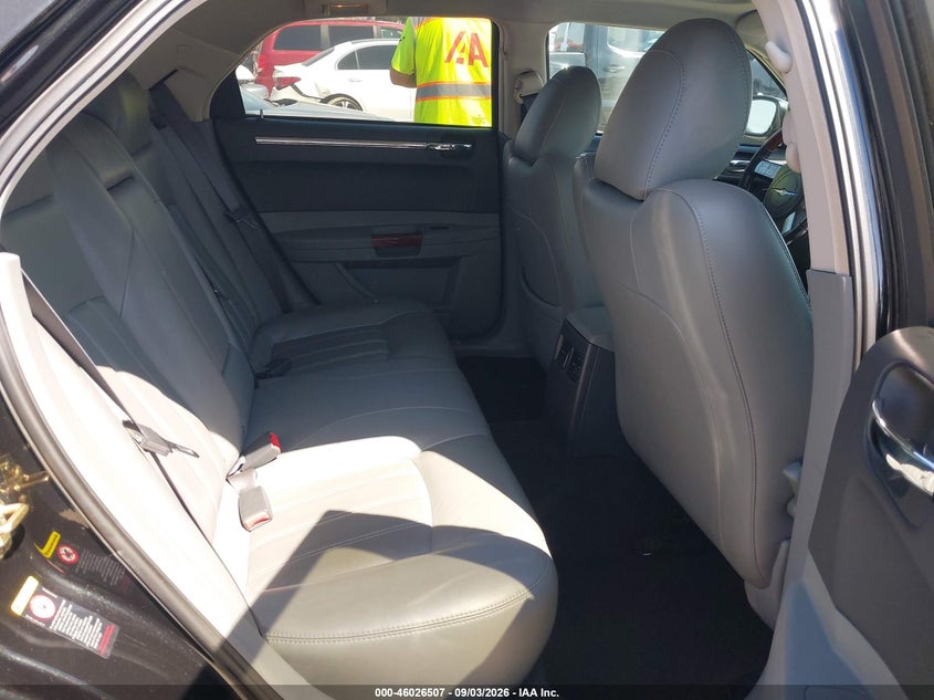 2005 CHRYSLER 300C auction photo 8
