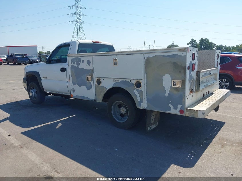 2004 CHEVROLET SILVERADO 3500 CHASSIS auction photo 3