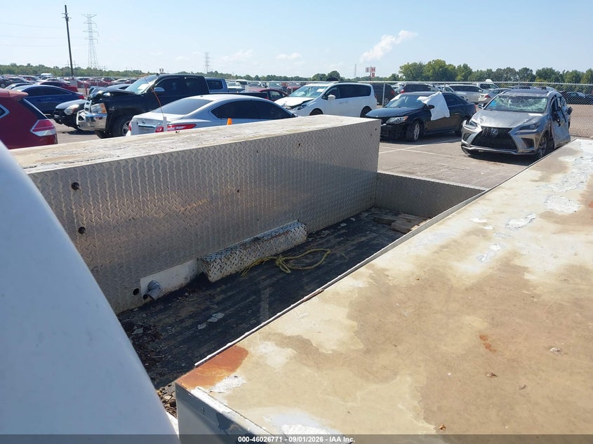 2004 CHEVROLET SILVERADO 3500 CHASSIS auction photo 6