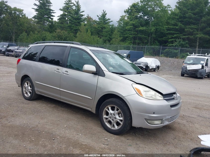 2004 TOYOTA SIENNA auction photo 1