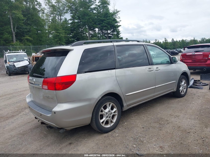 2004 TOYOTA SIENNA auction photo 4