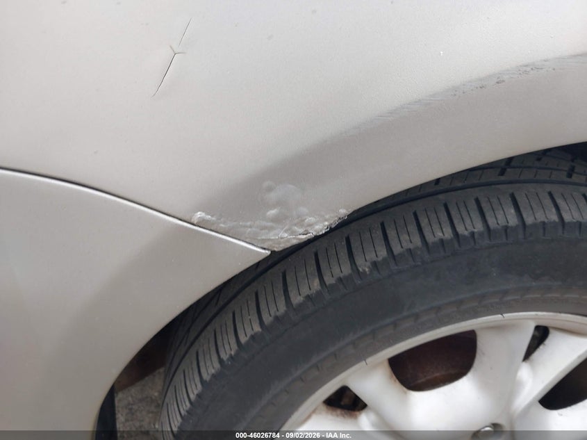 2004 TOYOTA SIENNA auction photo 6