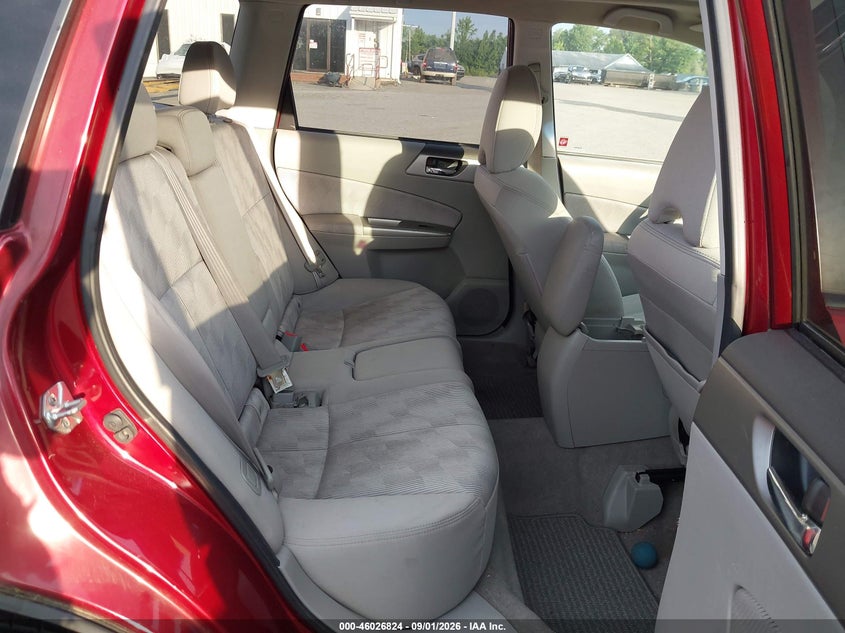 2010 SUBARU FORESTER auction photo 8